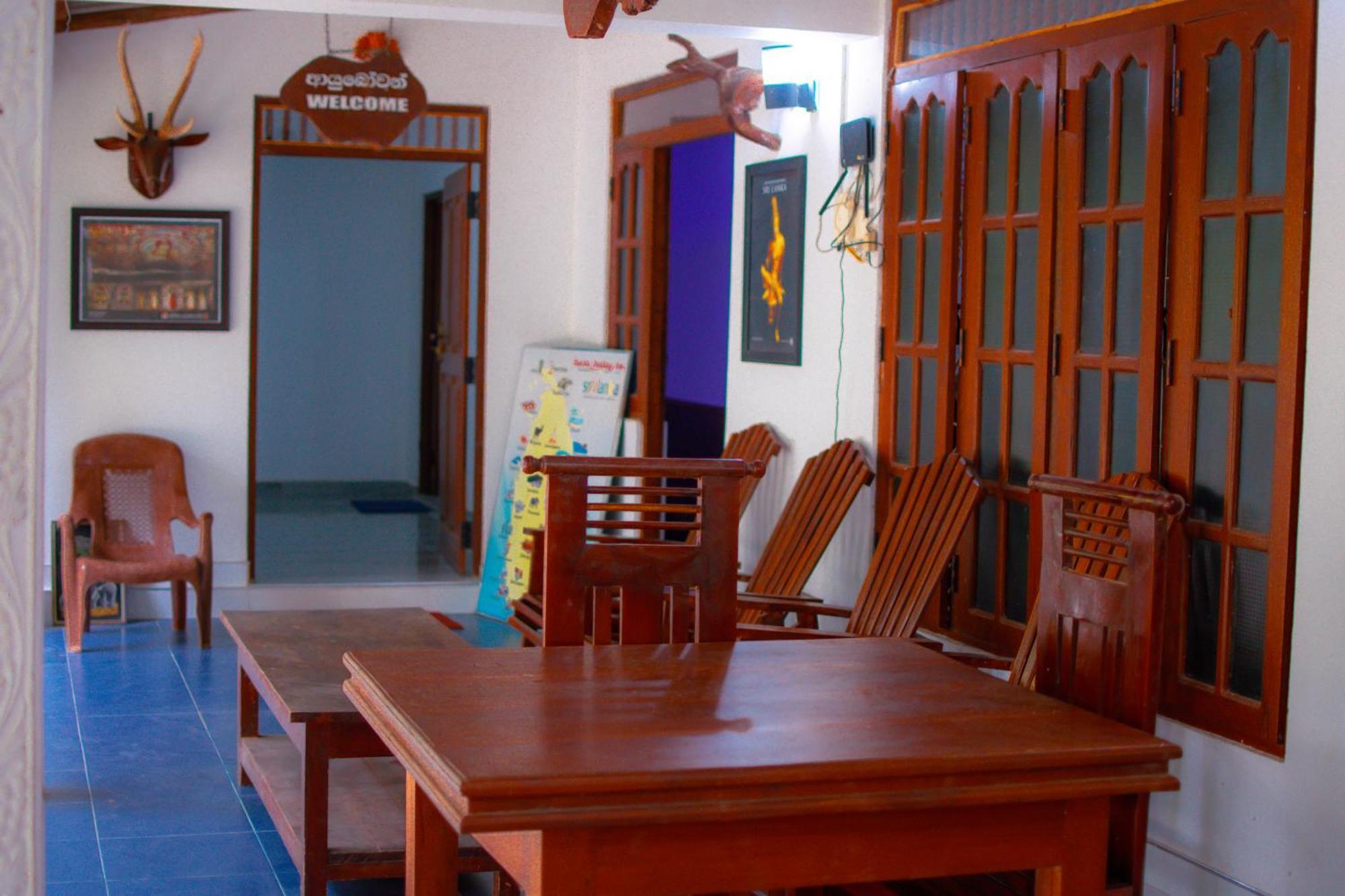 Tourist Holiday Inn Dambulla Exterior photo